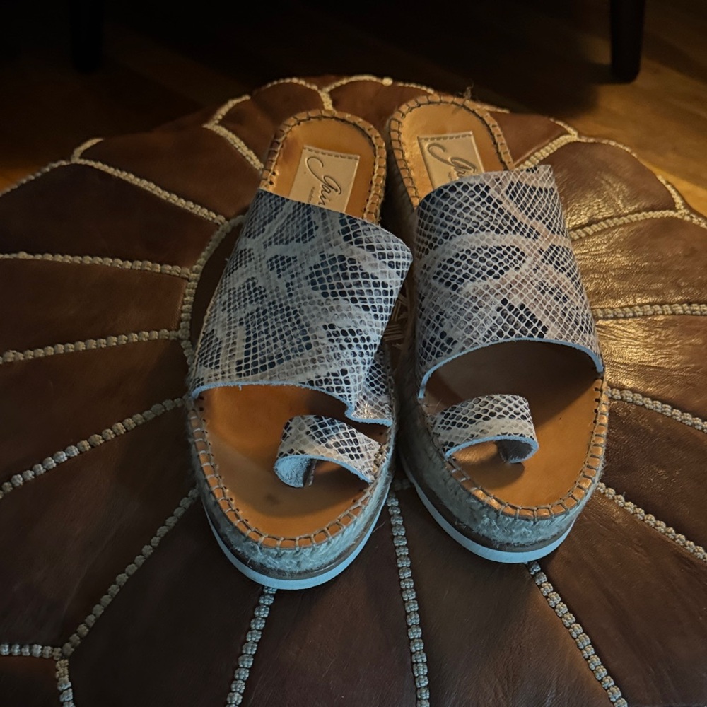 J.Renee Gray Snake Pattern Sandals